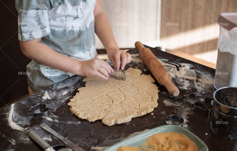 Cooking Curd cookies 
Dough: сottage cheese 200 grams, butter 100 gr, flour 1.5 cups, sugar 100 gr, baking powder 1 teaspoon, vanillin.
Mix all togeather, put in the frige for 1 hour, then make cookies and bake 15-20 at  180C