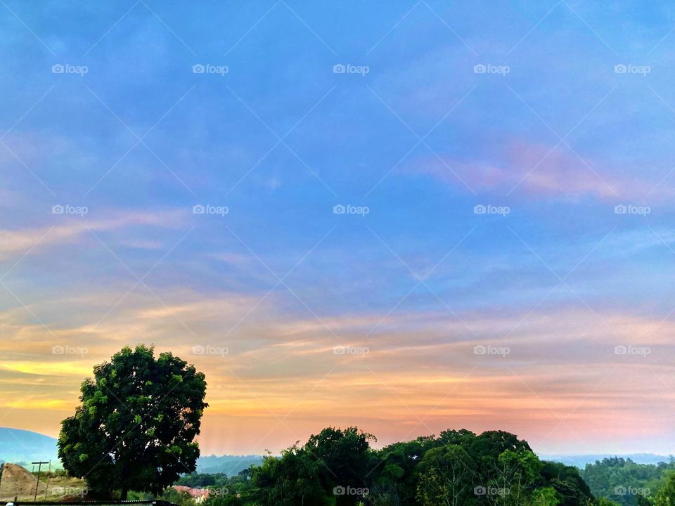 🌄🇺🇸 An extremely beautiful dawn in Jundiaí, interior of Brazil. Cheer the nature! / 🇧🇷 Um amanhecer extremamente bonito em Jundiaí, interior do Brasil. Viva a natureza! 