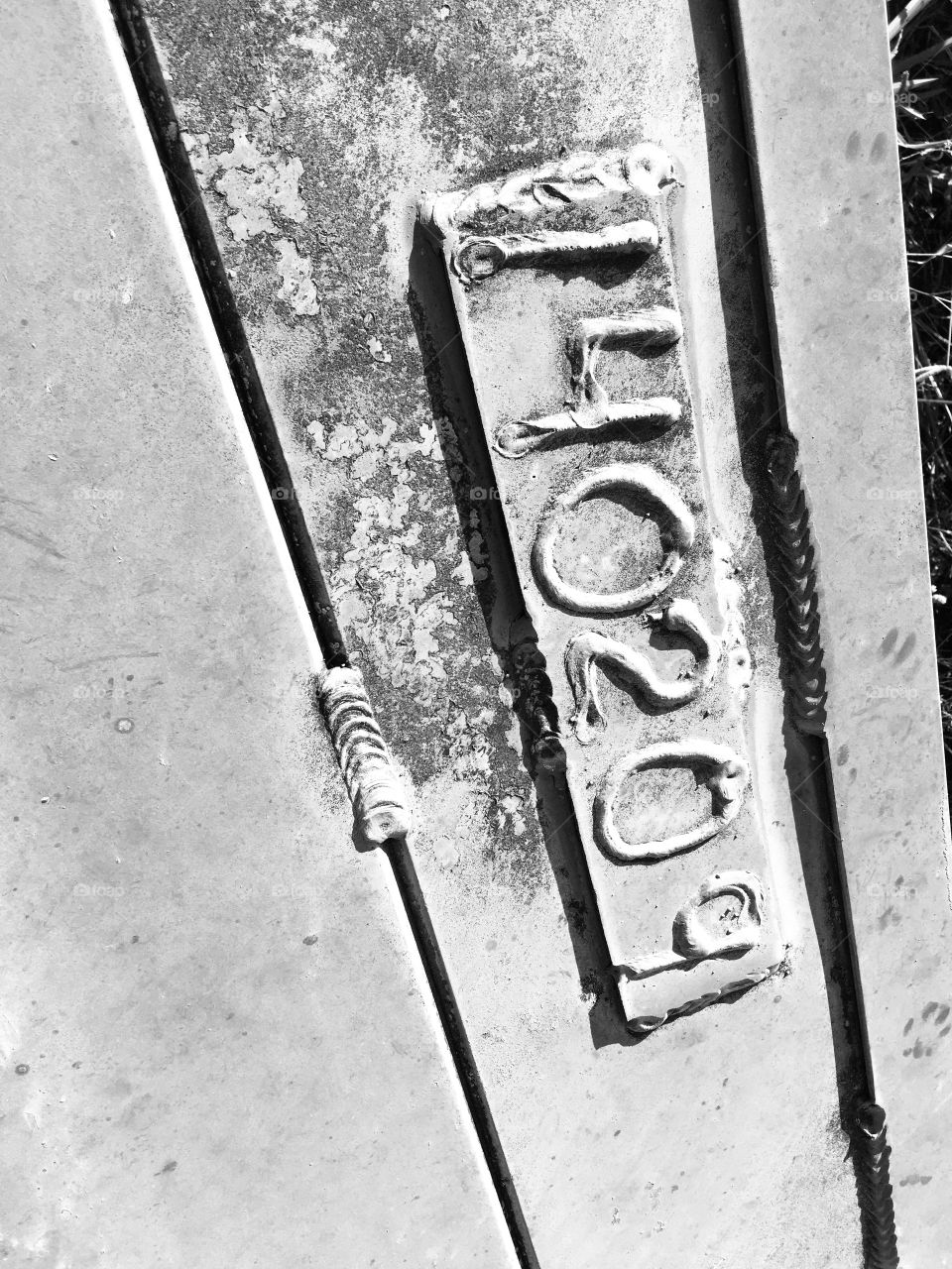 140209 random numbers on metal box