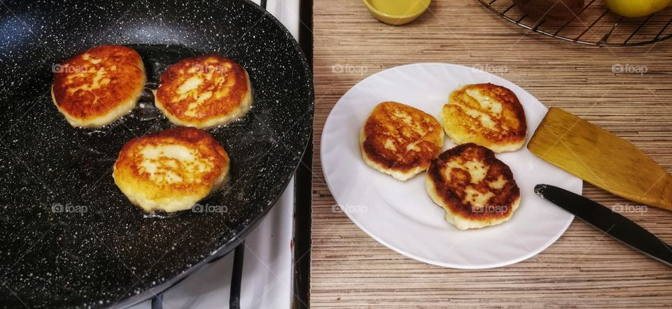 Sweet home indoor food yummy served table day part yellow form circle ellipce tasty pan view bio fresh yummy healthy honey beauty natural plate table day part tea time tasty