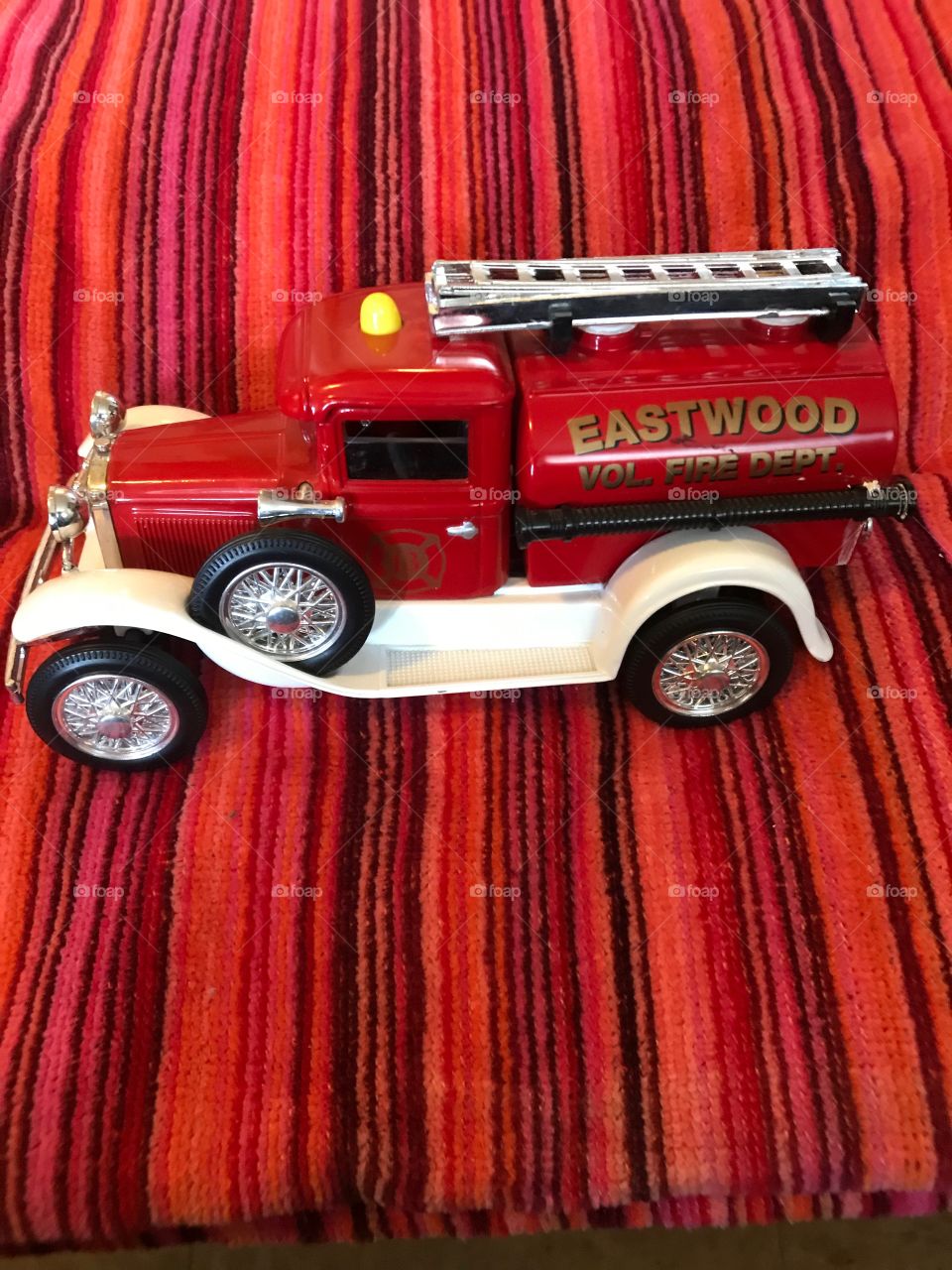 Fire truck...Red..bold...