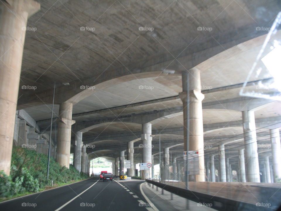 Sous les pistes de l'aéroport de Madère