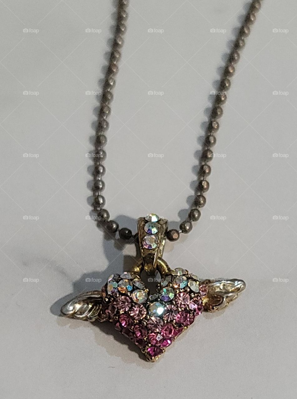 Rhinestone pendantnecklace in Barbie colors