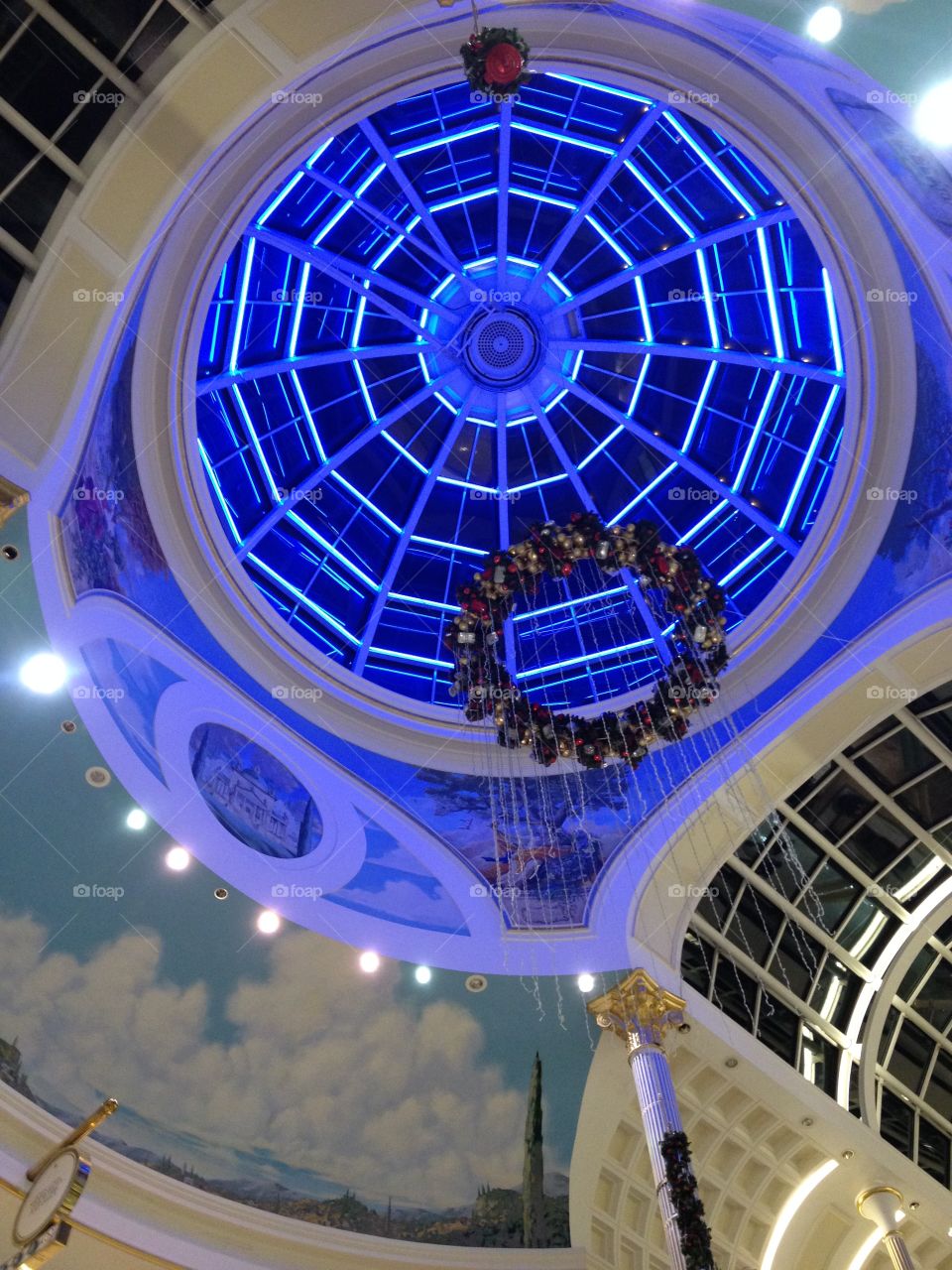 Ceiling Light . A beautiful roof of a shopping Centre