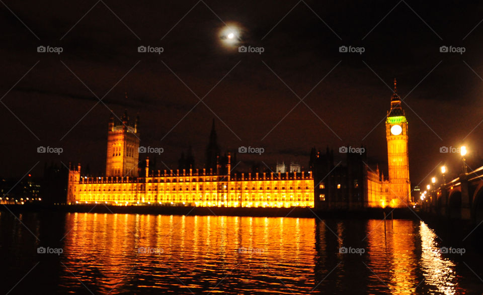 night reflections in London