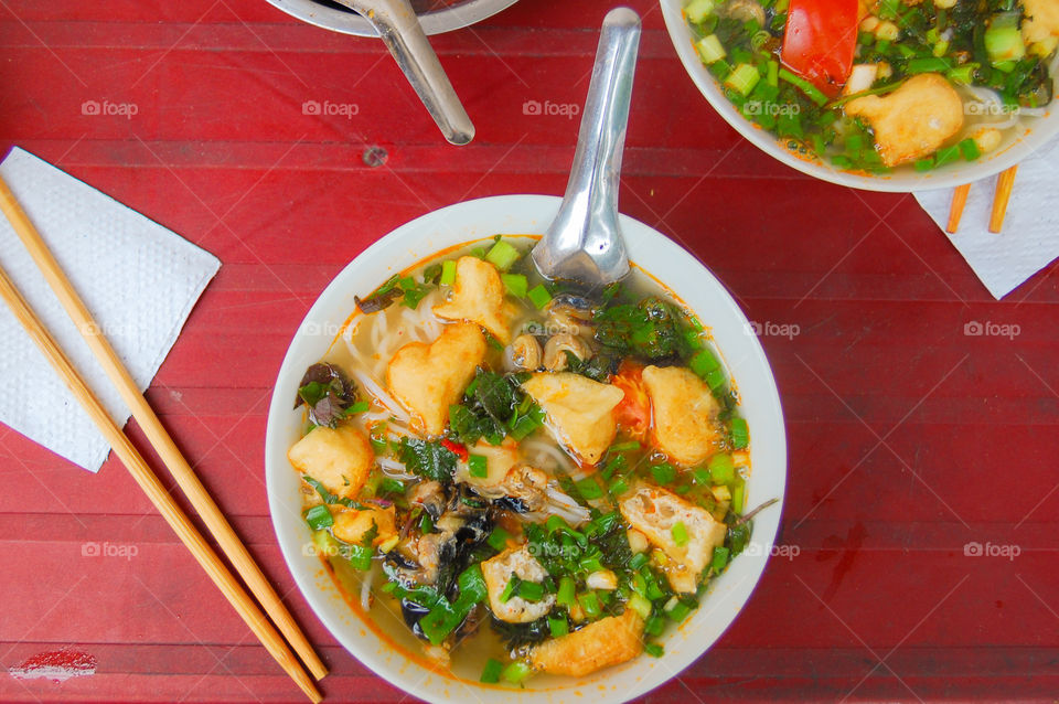 Vietnamese bowl of bún óc soup