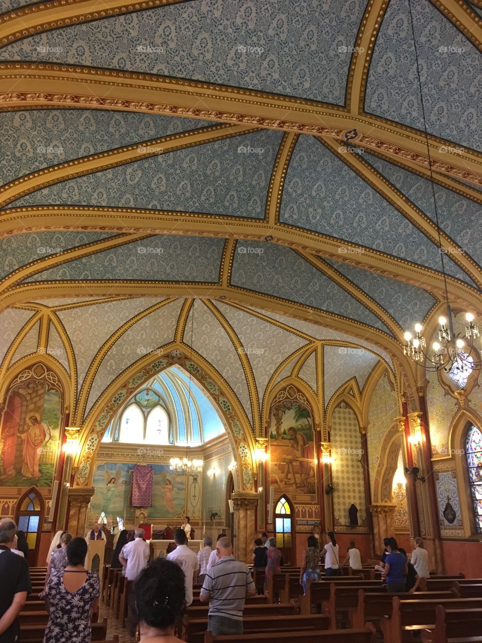 Igreja de Nossa Senhora do Rosário e São Benedito - um bonito templo onde se pode rezar tranquilamente. 