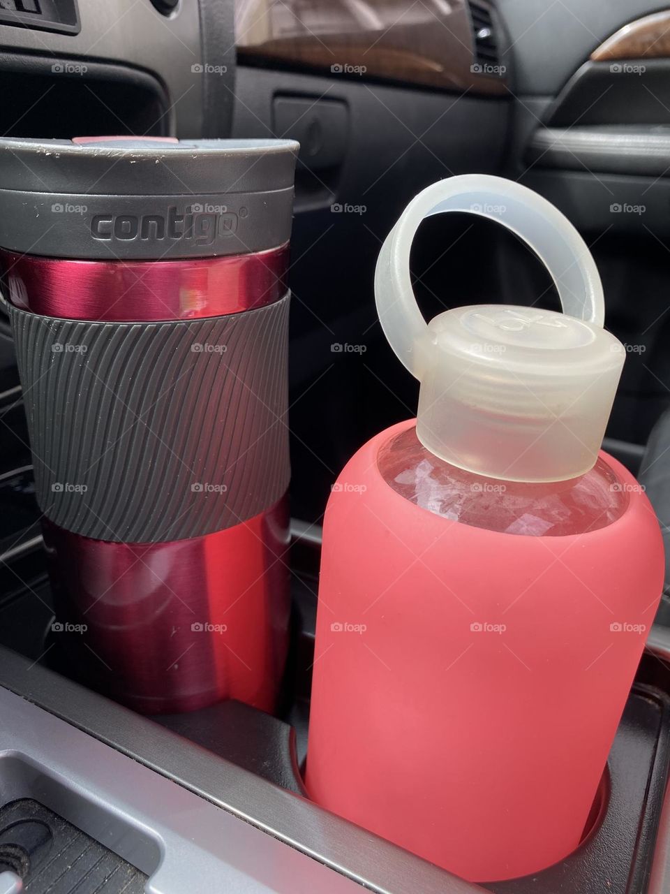 My go to for the day. My water bottle and hot cup filled with which ever beverage of my choice and reusable of course.