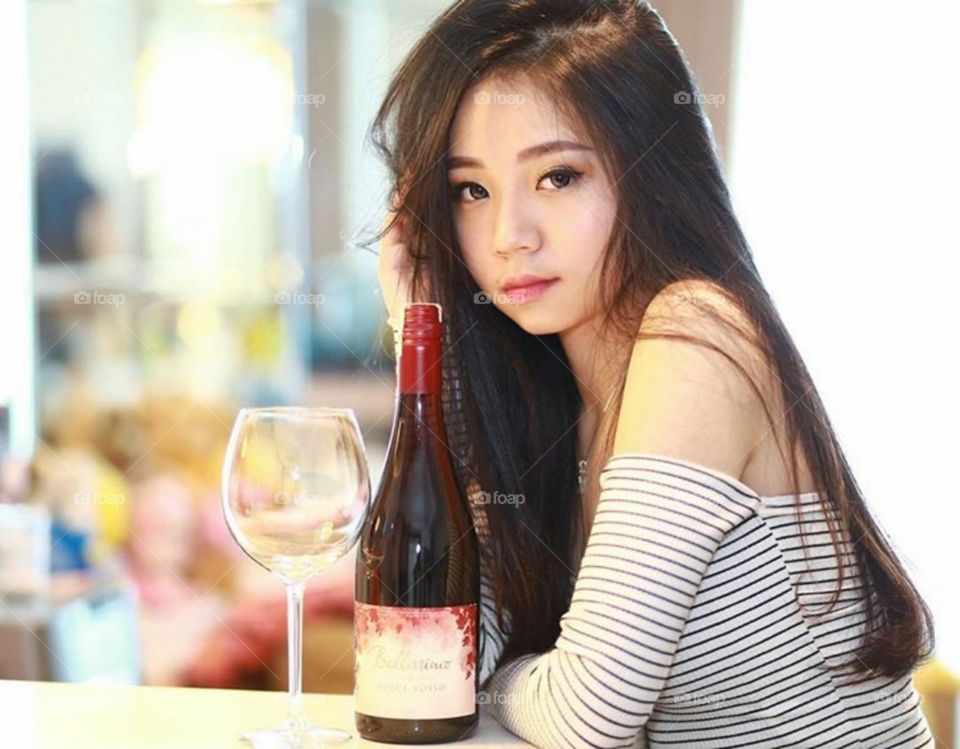 A beautiful sexy women in asia , with hottest lips and luxurious lifestyle 52