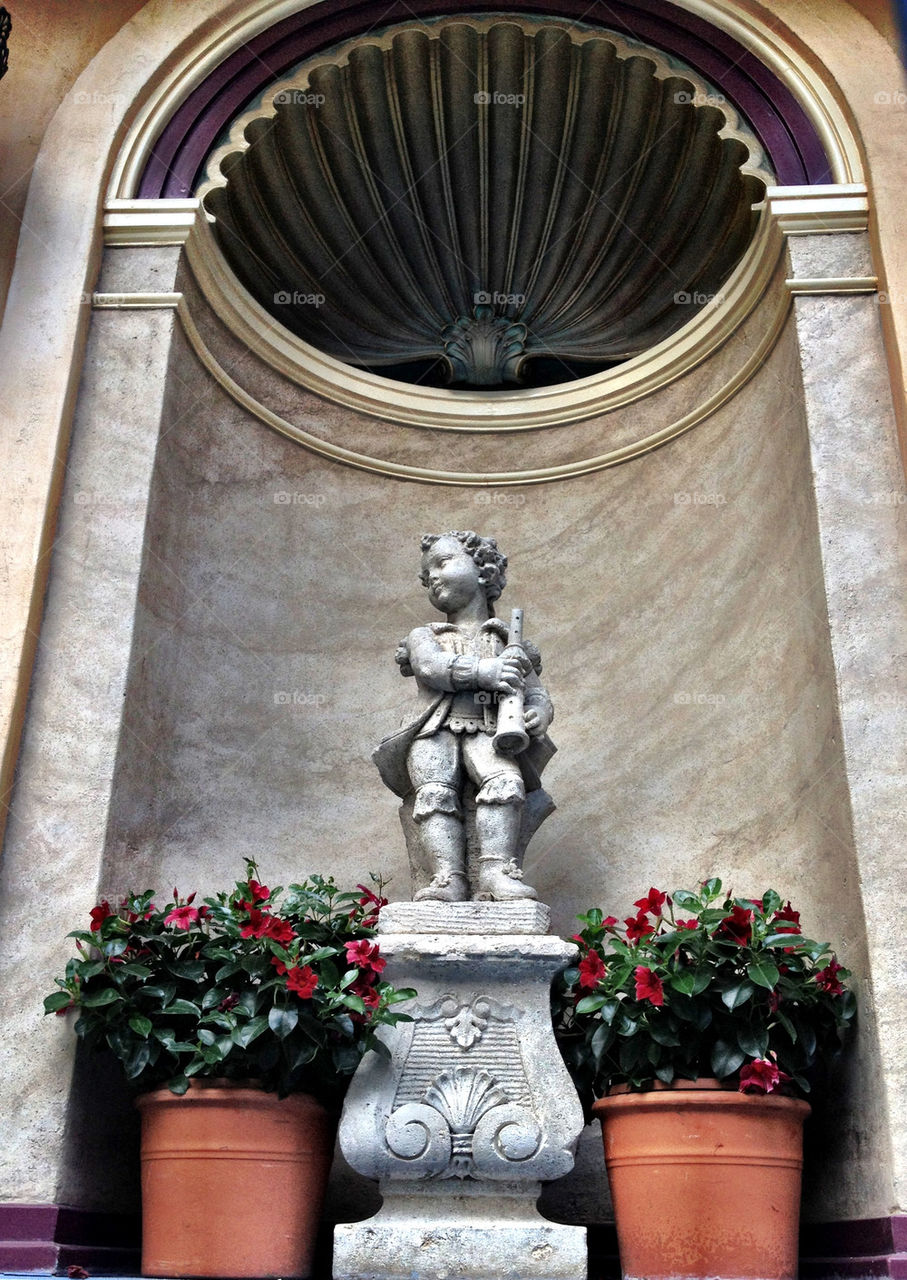 statue boy grotto by dadriatico