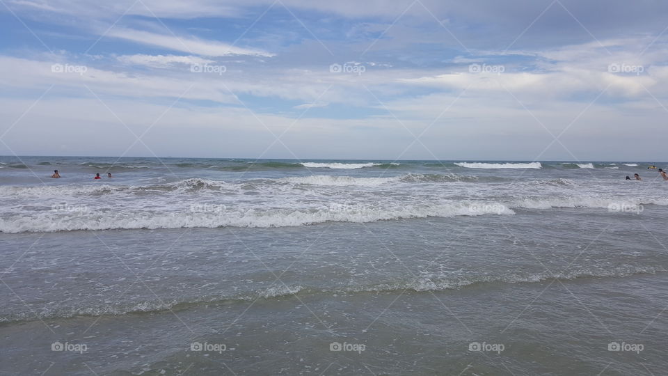 picture of the ocean waves at cocoa beach
