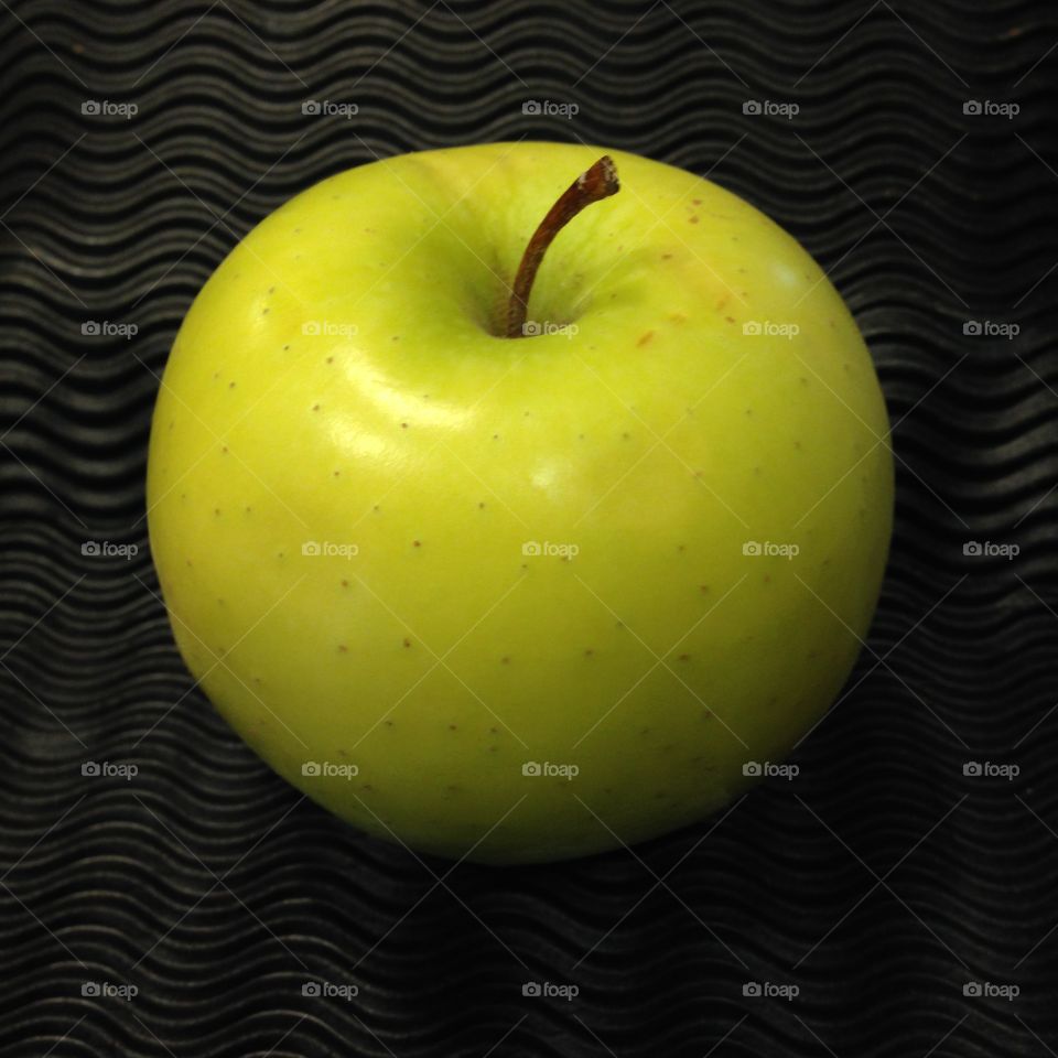 Single Apple