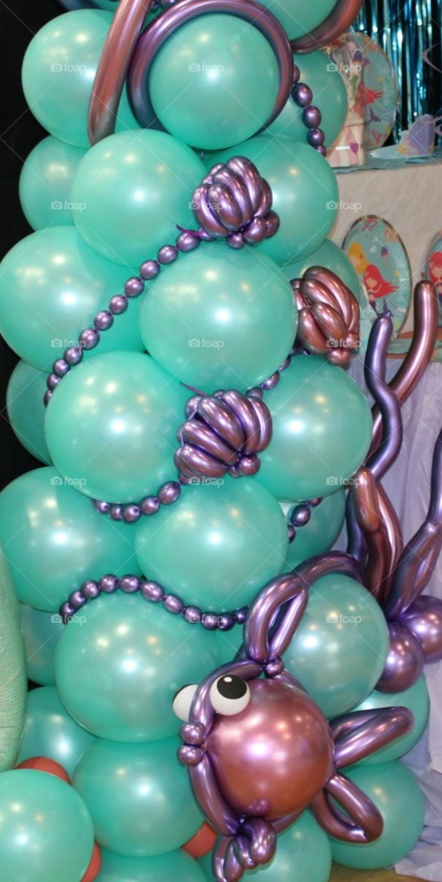 helium balloon green