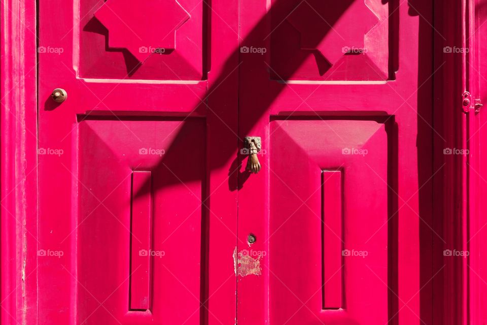 Pink doors in Lisboa