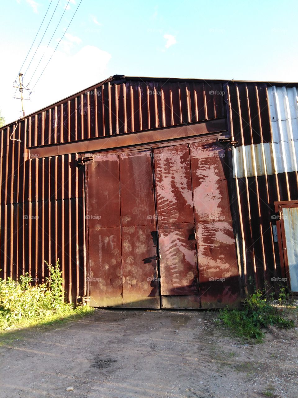 Дверь гаража