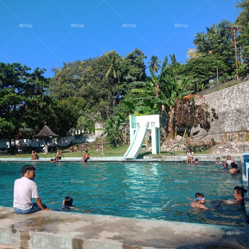 An afternoon at an old swimming pool ( Baucau)