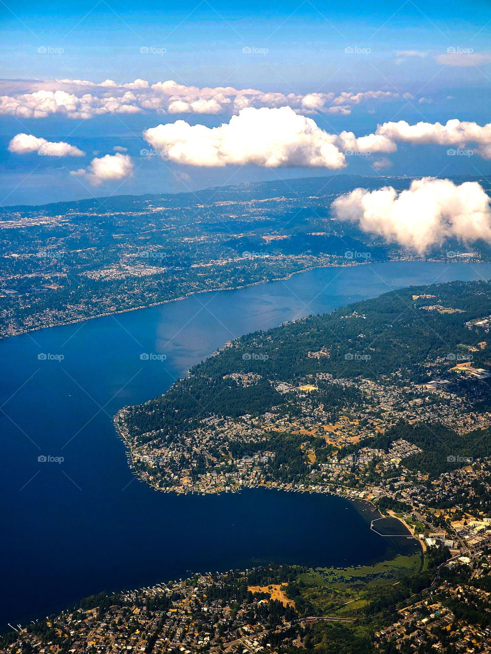 A beautiful view of the greater Seattle area while on approach into SeaTac Airport