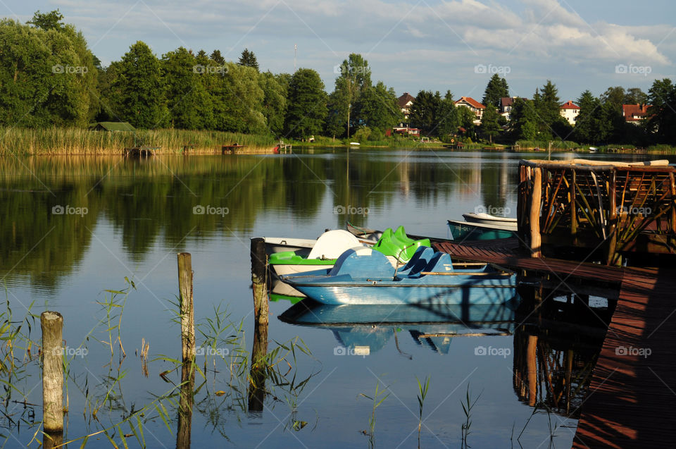 Boats on the lake 