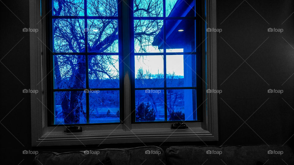 right blue the window