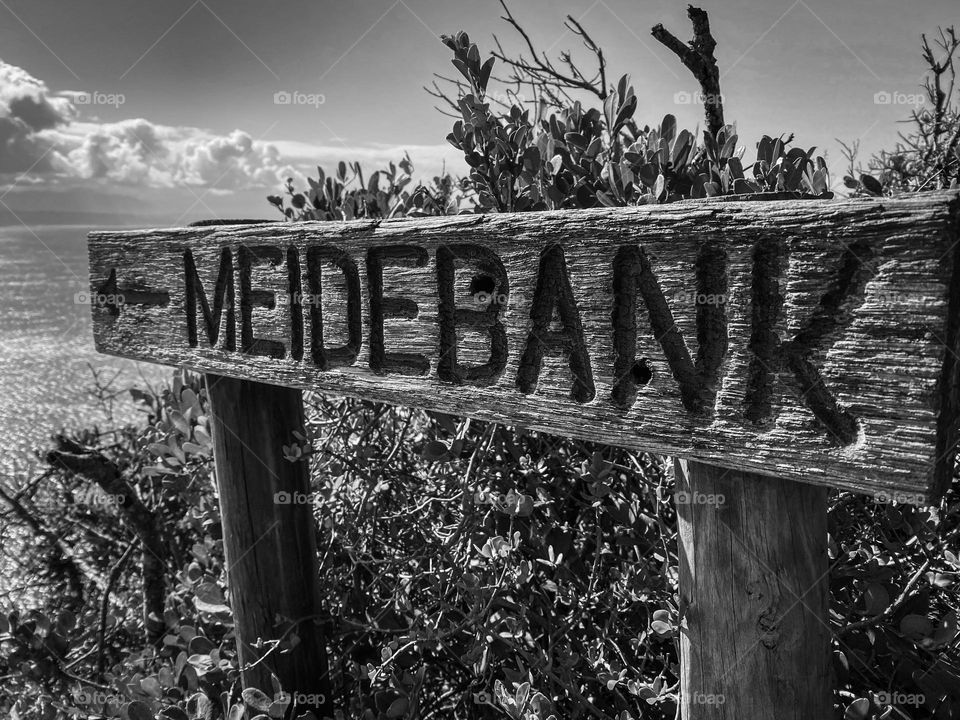 Sign to a beach on a coastal walk 