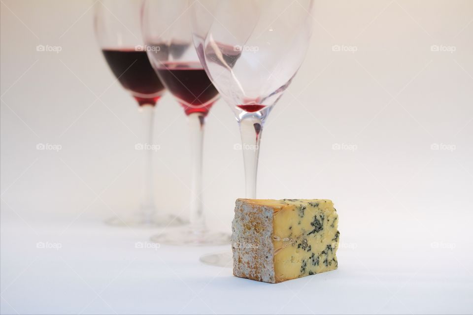 Blue cheeses and red wine