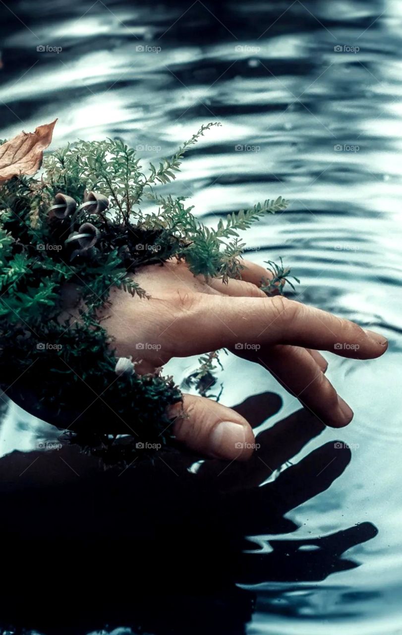 nice hand image looks nice and water