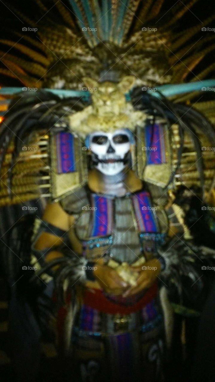 Catrin Asteca por festival del día de Muertos