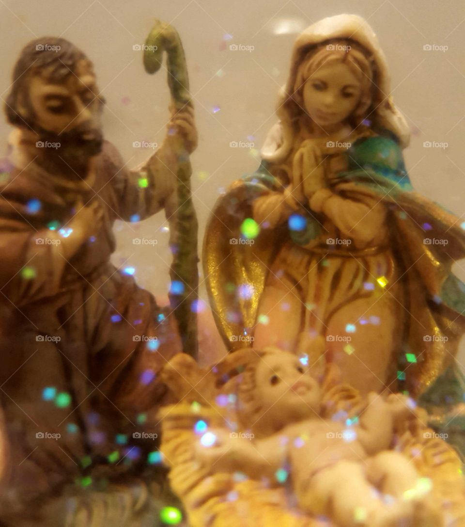 Manger Scene Snow Globe