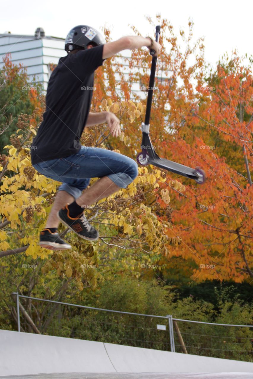 Acrobaties en trottinette