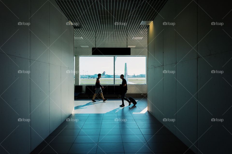 People in the Lisboa Airport 