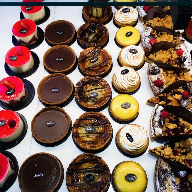 Cakes 