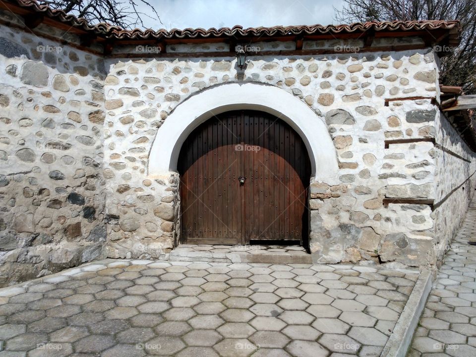 Gate