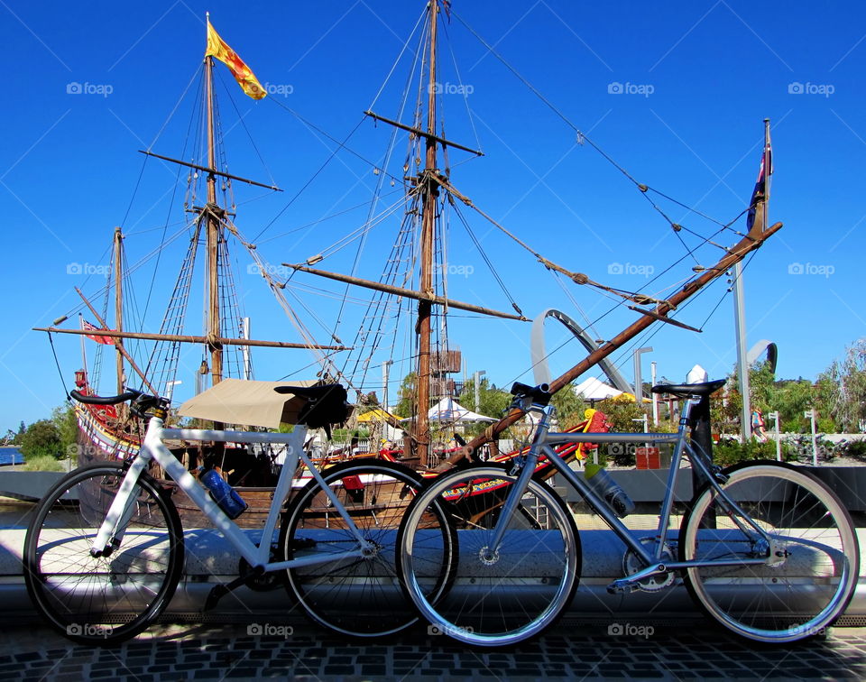 Cycling my lekker bicycle around Perth city Australia