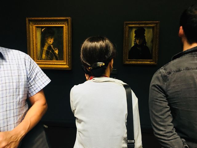 My mother at the museum 