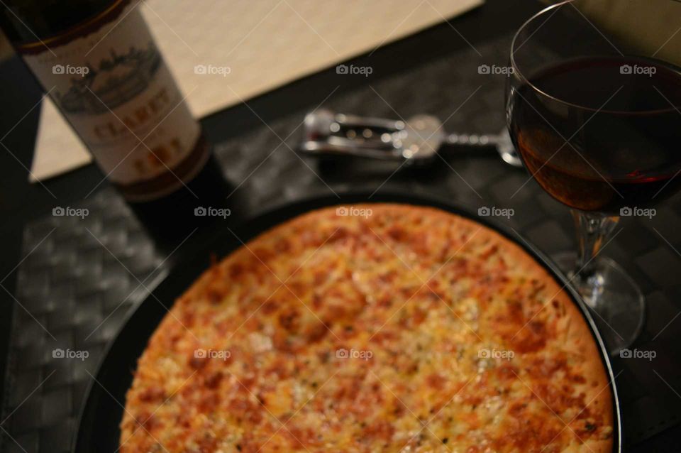 pizza and red wine
