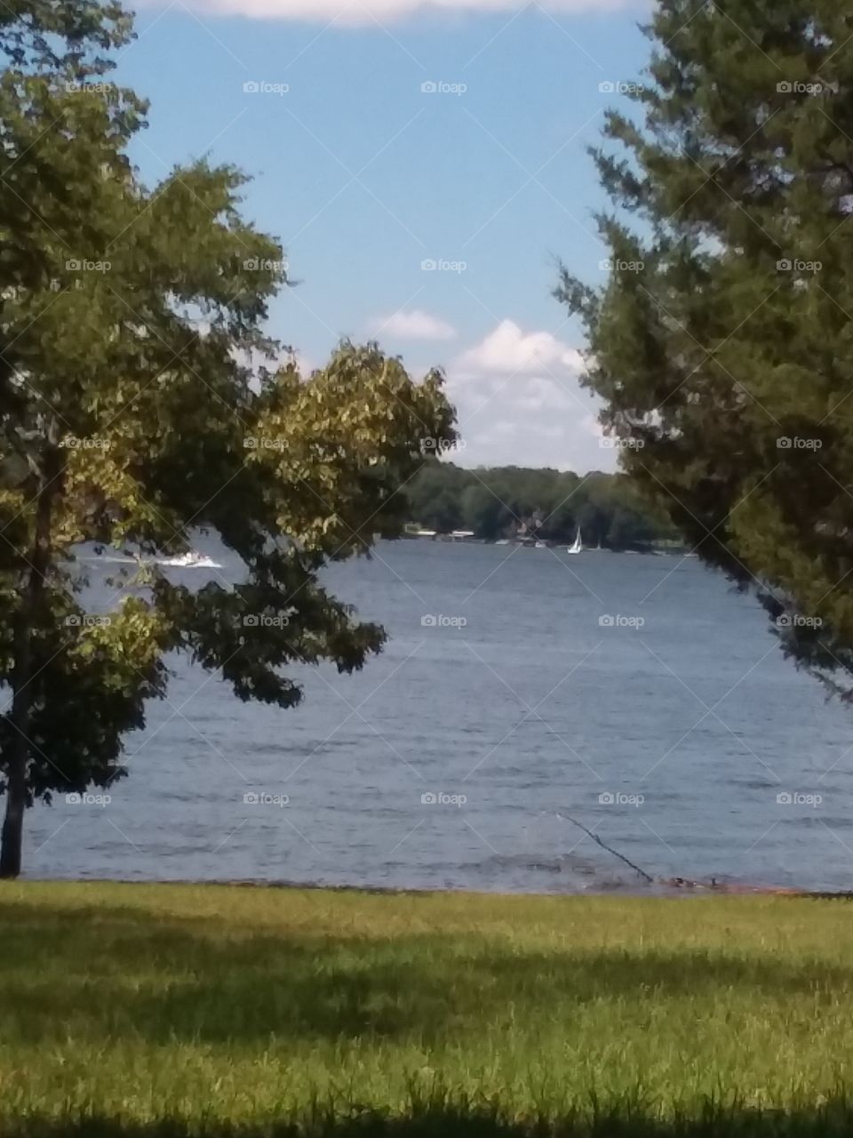 old hickory lake Tennessee mid day