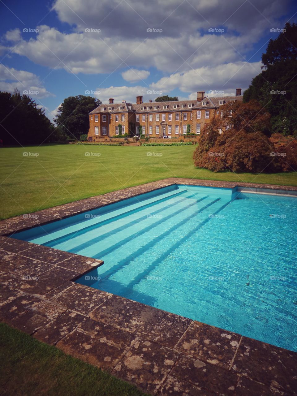 Swimming pool. Stately home 