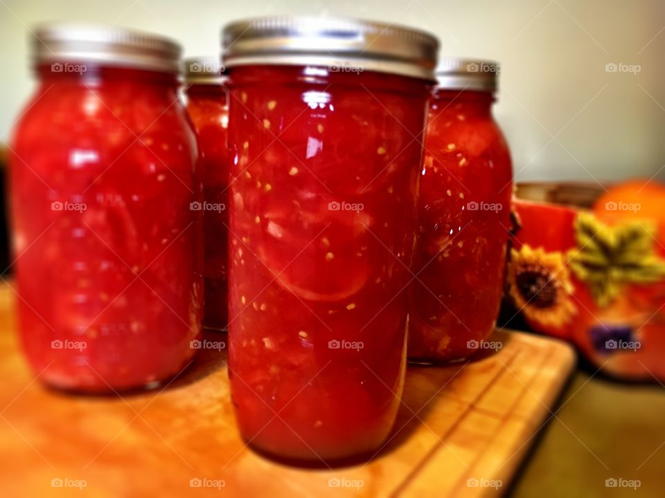 Canning tomatoes