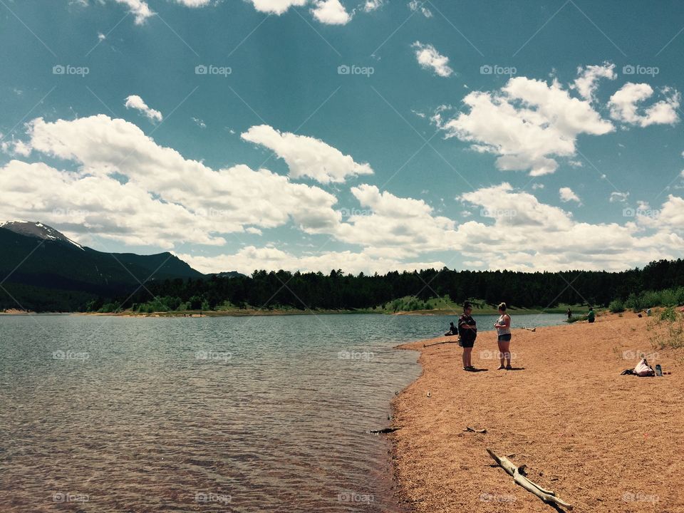 Open sky lake.