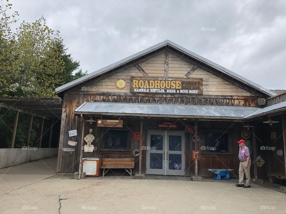 Bob & Evelyn’s Roadhouse Outside 