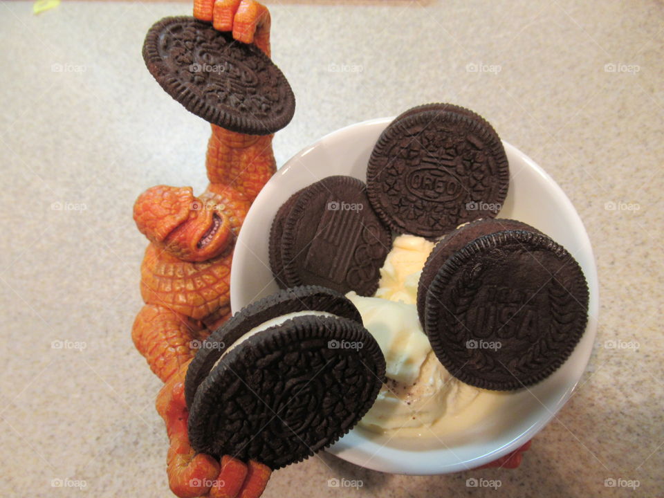 Ice cream  and cookies