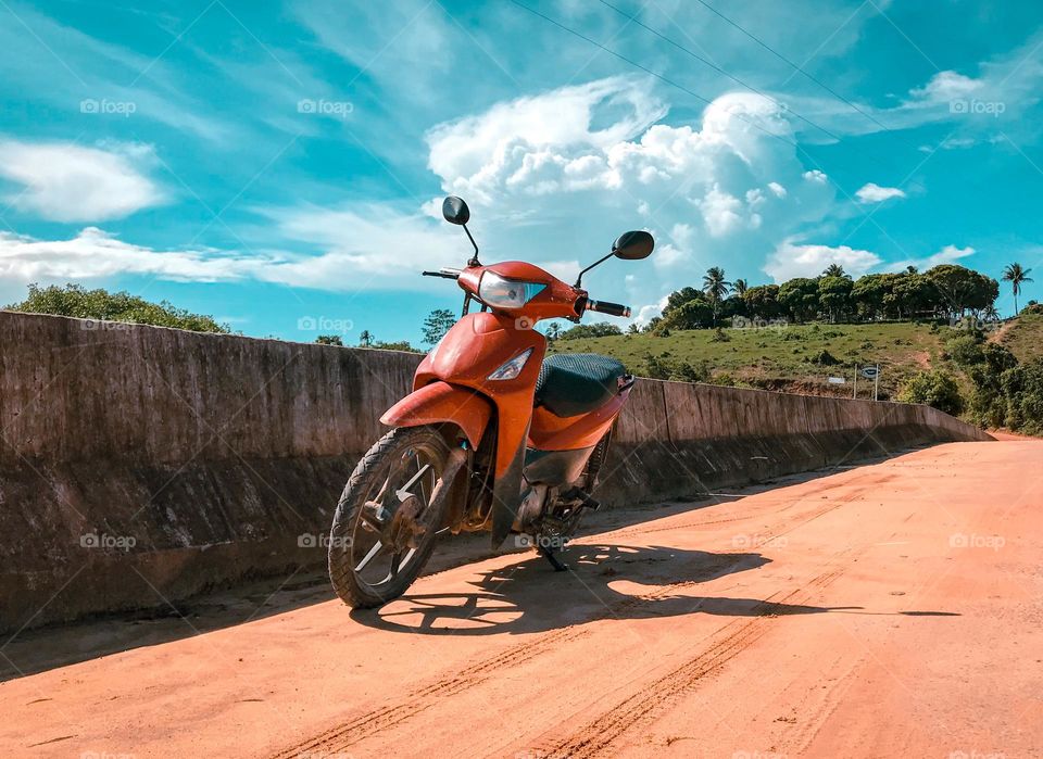 Hoje o passeio foi de Honda biz em cumuruxatiba Bahia brazil 