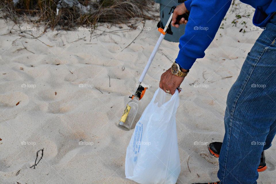 Beaches are diverse, beautiful, natural treasures that are here for all of us to explore and enjoy together. By cleaning up the beach, you ensure that visitors from all over the world can enjoy your beaches fully.