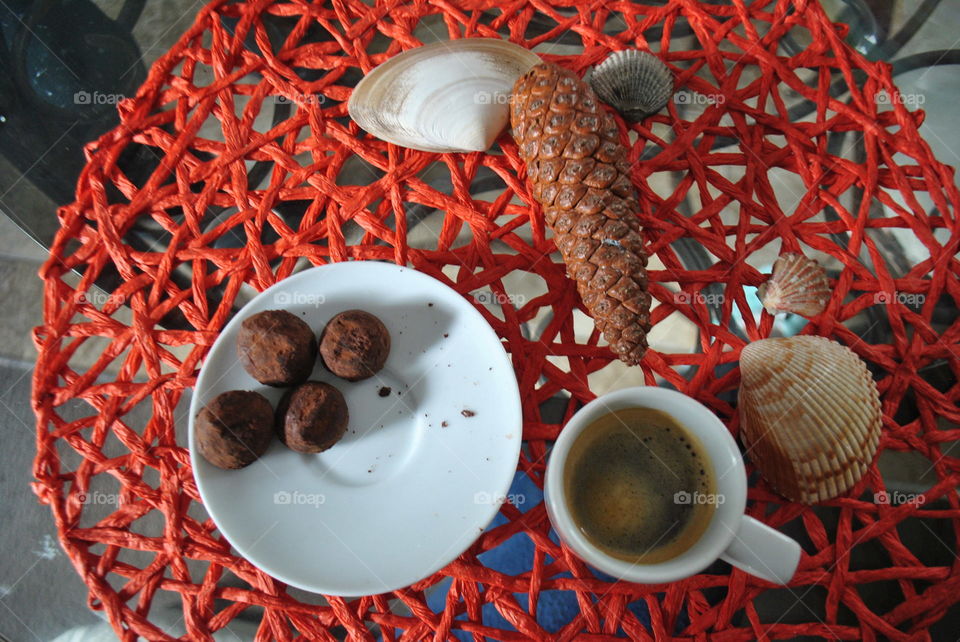 Cookies, espresso and seashells