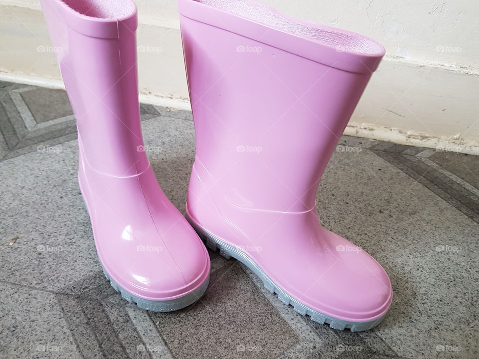 pink boots