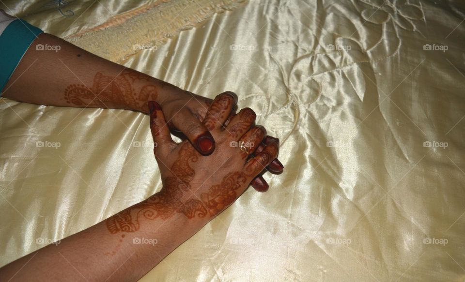 beuty full red  heanna art  hand