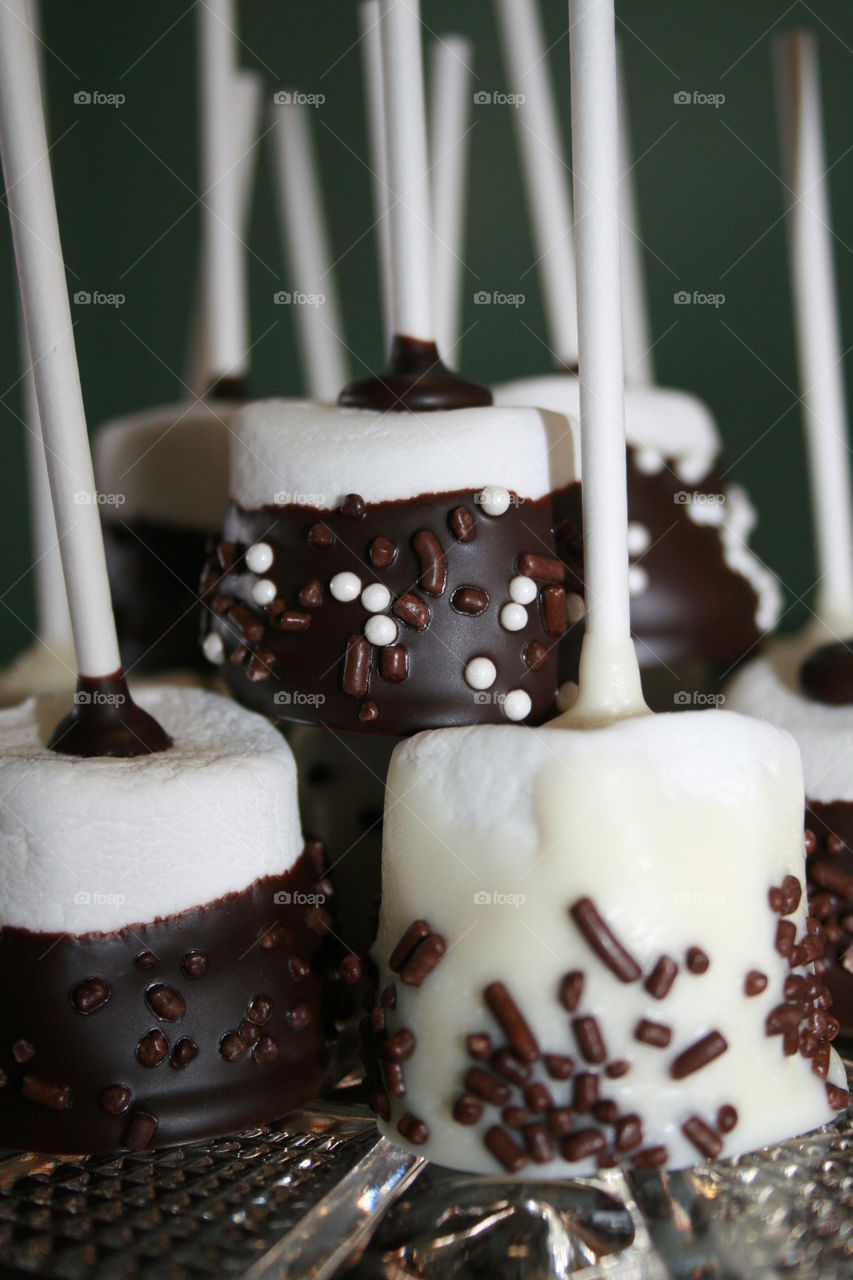 Chocolate Dipped Marshmallows 