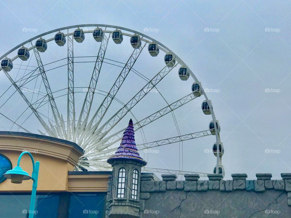 Huge Ferris wheel downtown Niagara Falls Canada 